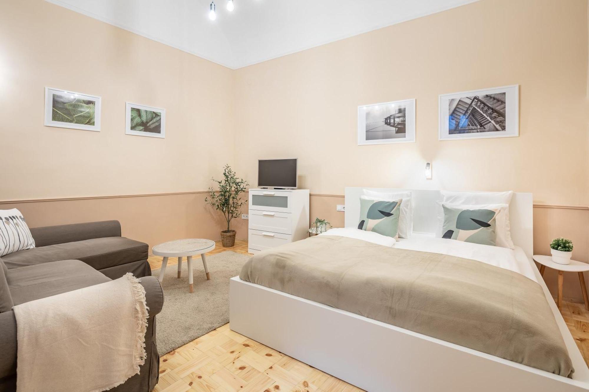 Excellent Location, Cozy Apartment Budapest Bagian luar foto